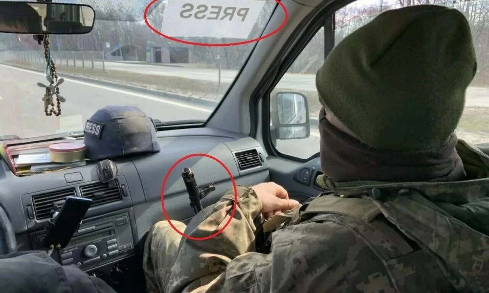 Κάνουν τα πάντα για να σωθούν! Ουκρανικές δυνάμεις το παίζουν... δημοσιογράφοι (Εικόνα)